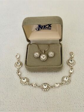 925 Sterling Silver Halo Set & Napier Sparkle Bracelet Gift Bundle